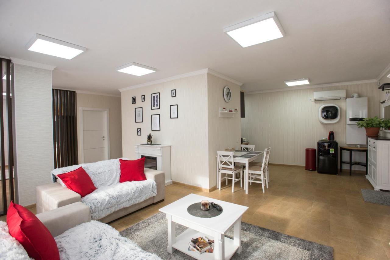 Lira Holiday Apartments Сату-Маре Экстерьер фото