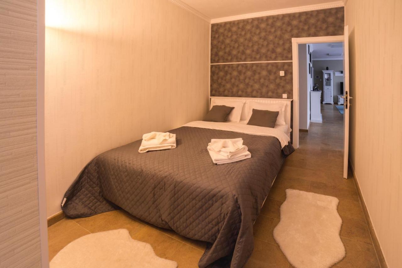 Lira Holiday Apartments Сату-Маре Экстерьер фото